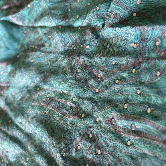 Beautiful 100% Silk Scarf made in India - Picture 4 of 6